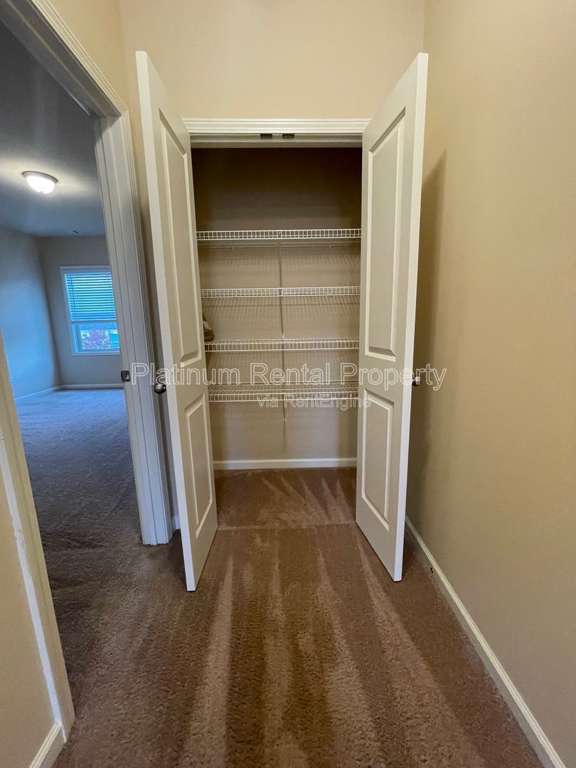 Immaculate, 5-bedroom, executive home in highly sought after Bridgetowne community by Platinum Property Management Services, Inc. property image