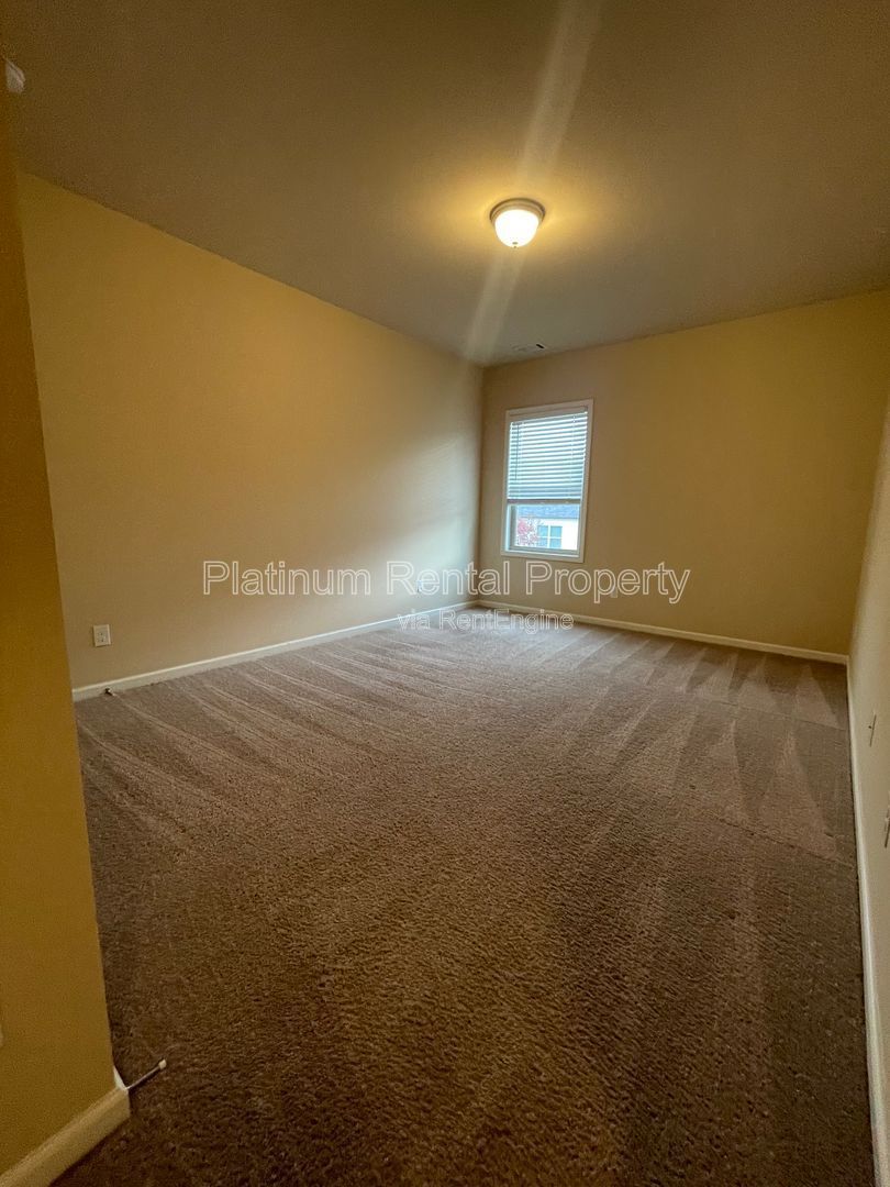 Immaculate, 5-bedroom, executive home in highly sought after Bridgetowne community by Platinum Property Management Services, Inc. property image