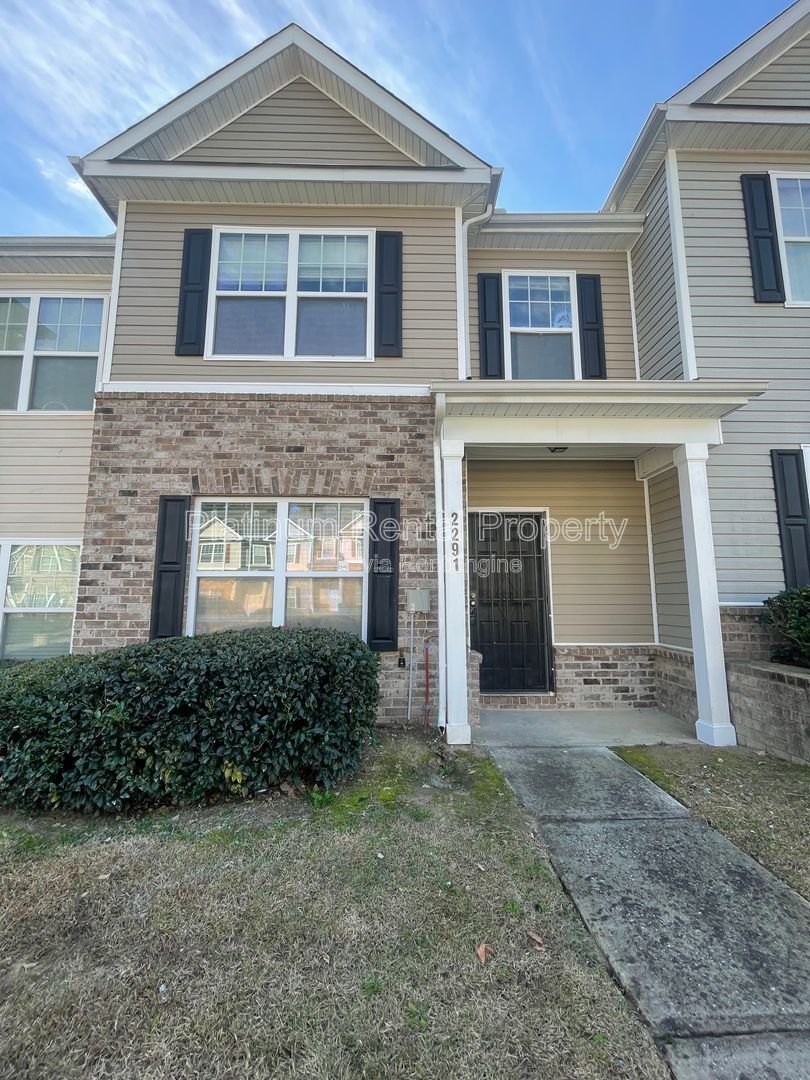 Wonderful, 3 bedroom, 2.5 bath townhome in sought after Atlanta neighborhood by Platinum Property Management Services, Inc. property image