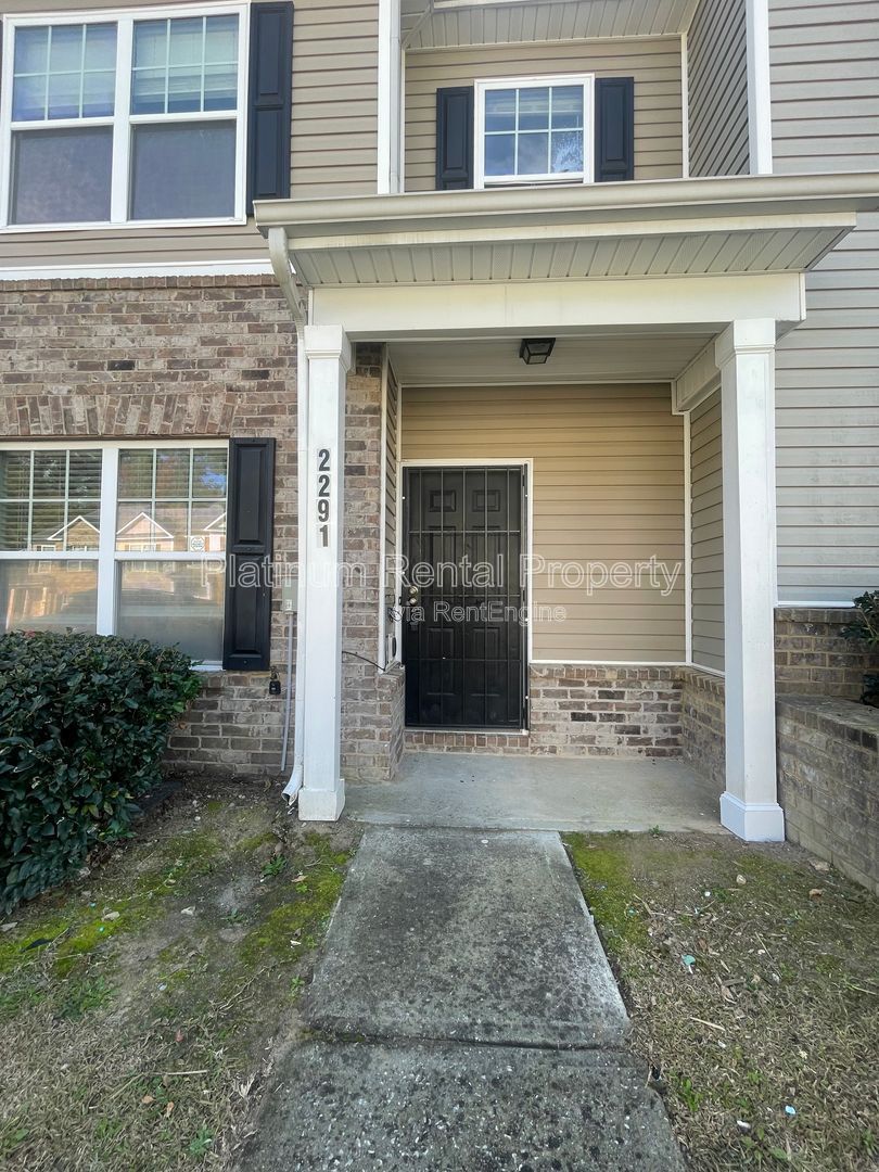 Wonderful, 3 bedroom, 2.5 bath townhome in sought after Atlanta neighborhood by Platinum Property Management Services, Inc. property image