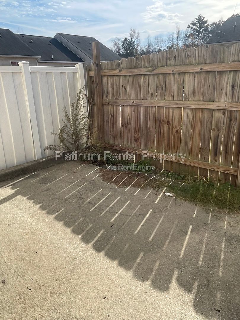 Wonderful, 3 bedroom, 2.5 bath townhome in sought after Atlanta neighborhood by Platinum Property Management Services, Inc. property image