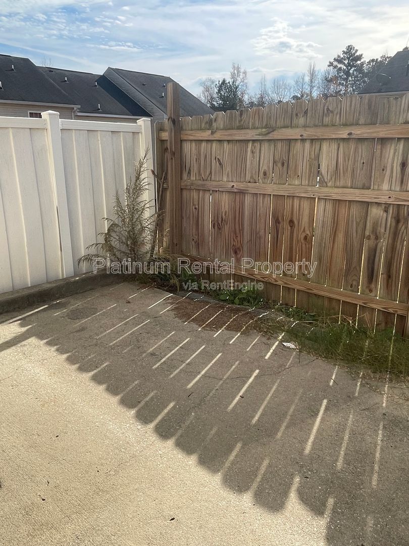 Wonderful, 3 bedroom, 2.5 bath townhome in sought after Atlanta neighborhood by Platinum Property Management Services, Inc. property image