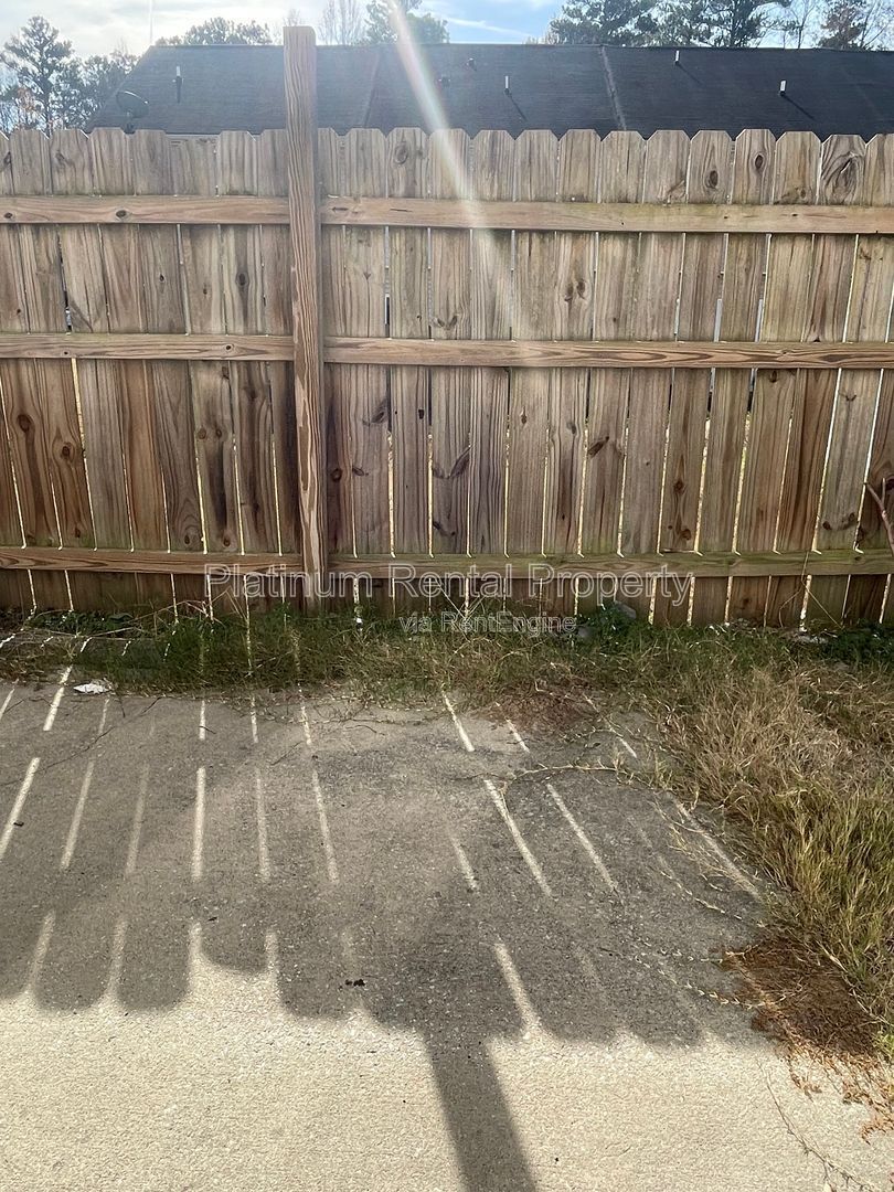 Wonderful, 3 bedroom, 2.5 bath townhome in sought after Atlanta neighborhood by Platinum Property Management Services, Inc. property image