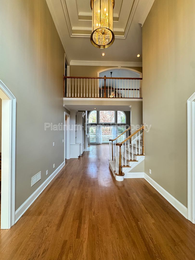 Exquisite 6 Bedroom home in Alpharetta / Roswell for rent by Platinum Property Management Services, Inc. property image