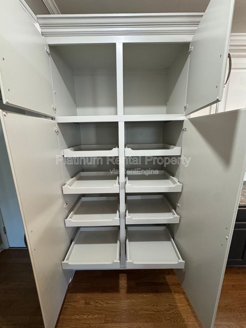 Exquisite 6 Bedroom home in Alpharetta / Roswell for rent by Platinum Property Management Services, Inc. property image