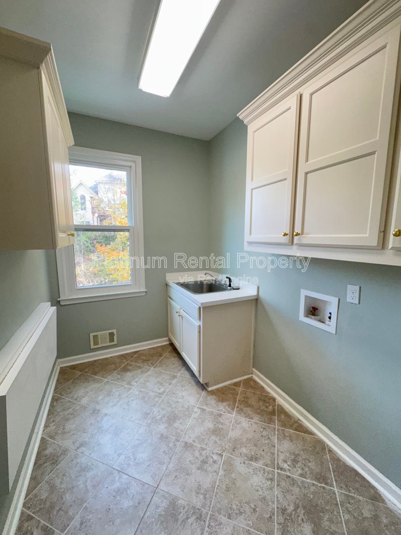 Exquisite 6 Bedroom home in Alpharetta / Roswell for rent by Platinum Property Management Services, Inc. property image