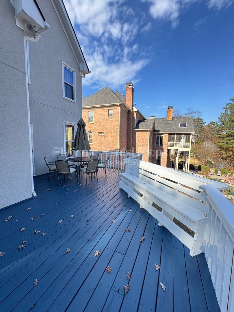 Exquisite 6 Bedroom home in Alpharetta / Roswell for rent by Platinum Property Management Services, Inc. property image