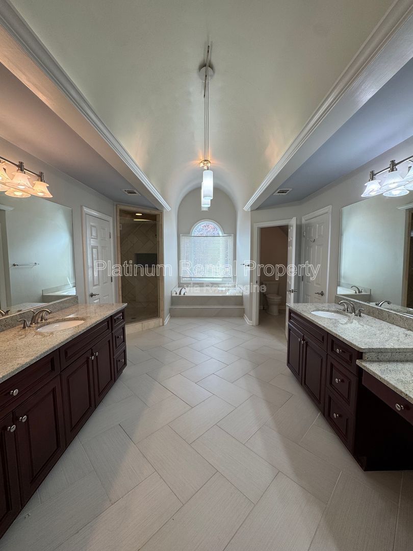 Exquisite 6 Bedroom home in Alpharetta / Roswell for rent by Platinum Property Management Services, Inc. property image