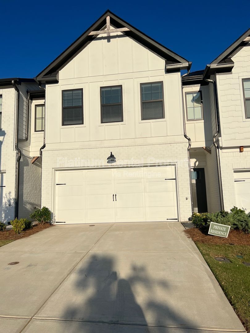 Gorgeous, 3-bedroom townhome is highly sought after Auburn community, by Platinum Property Management Services, Inc. property image