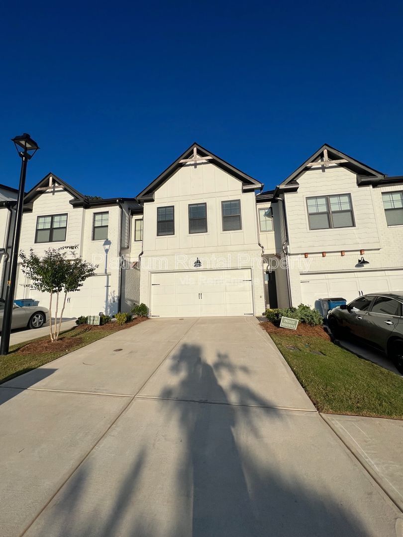 Gorgeous, 3-bedroom townhome is highly sought after Auburn community, by Platinum Property Management Services, Inc. property image