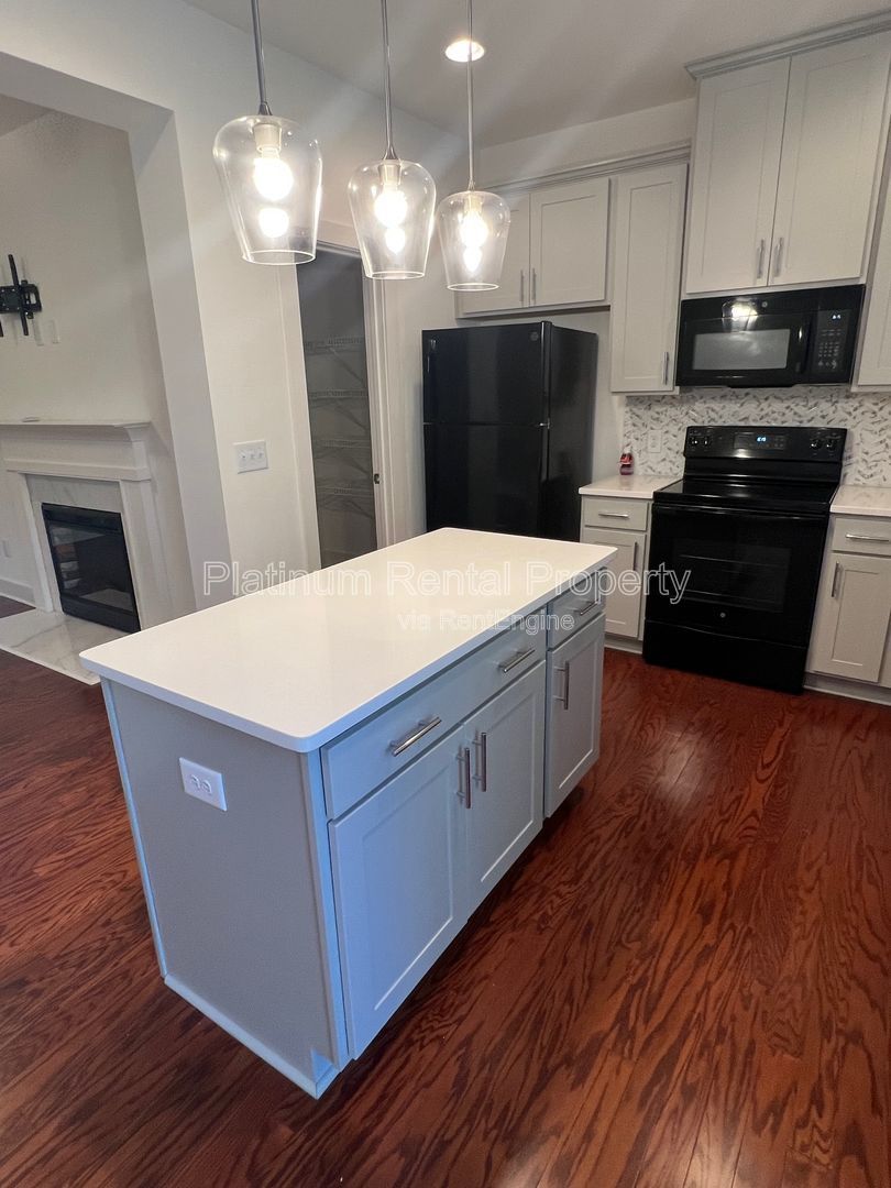 Gorgeous, 3-bedroom townhome is highly sought after Auburn community, by Platinum Property Management Services, Inc. property image