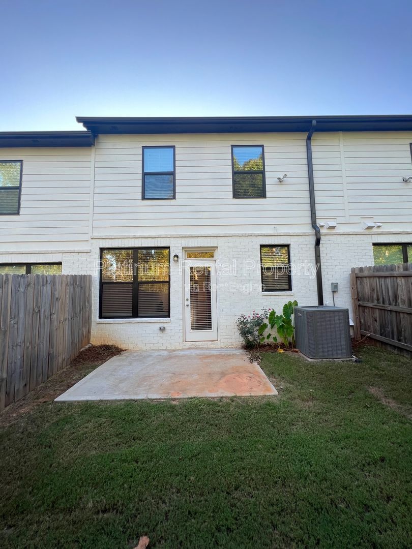 Gorgeous, 3-bedroom townhome is highly sought after Auburn community, by Platinum Property Management Services, Inc. property image