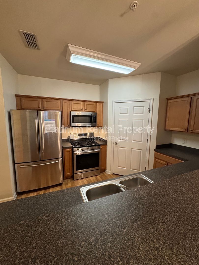 2 Bedroom Condo in Amazing Smyrna / Vinings for rent by Platinum Property Management Services, Inc. property image