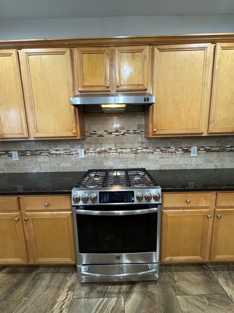 Beautiful, spacious 4 bedroom home in Kennesaw by Platinum Property Management Services, Inc. property image