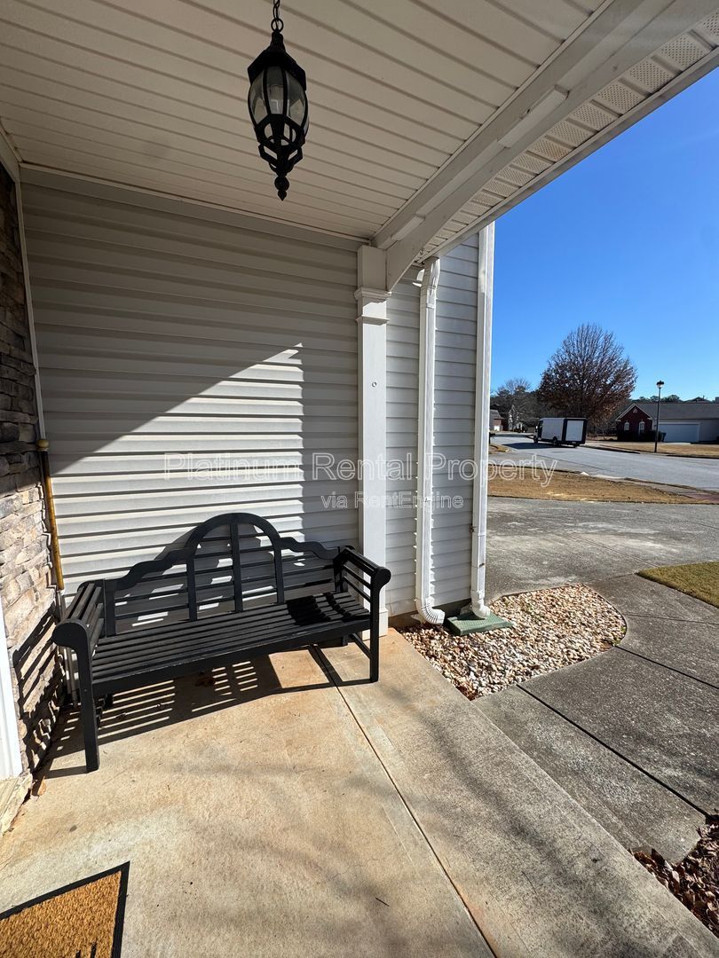 4 Bedroom home on fenced corner lot in Dacula for rent by Platinum Property Management Services, Inc. property image