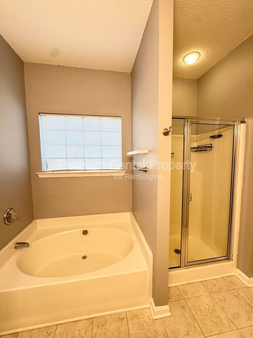 4 Bedroom home on fenced corner lot in Dacula for rent by Platinum Property Management Services, Inc. property image