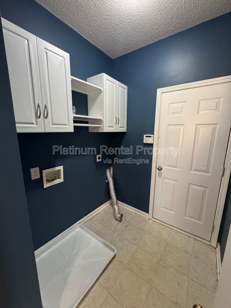 4 Bedroom home on fenced corner lot in Dacula for rent by Platinum Property Management Services, Inc. property image