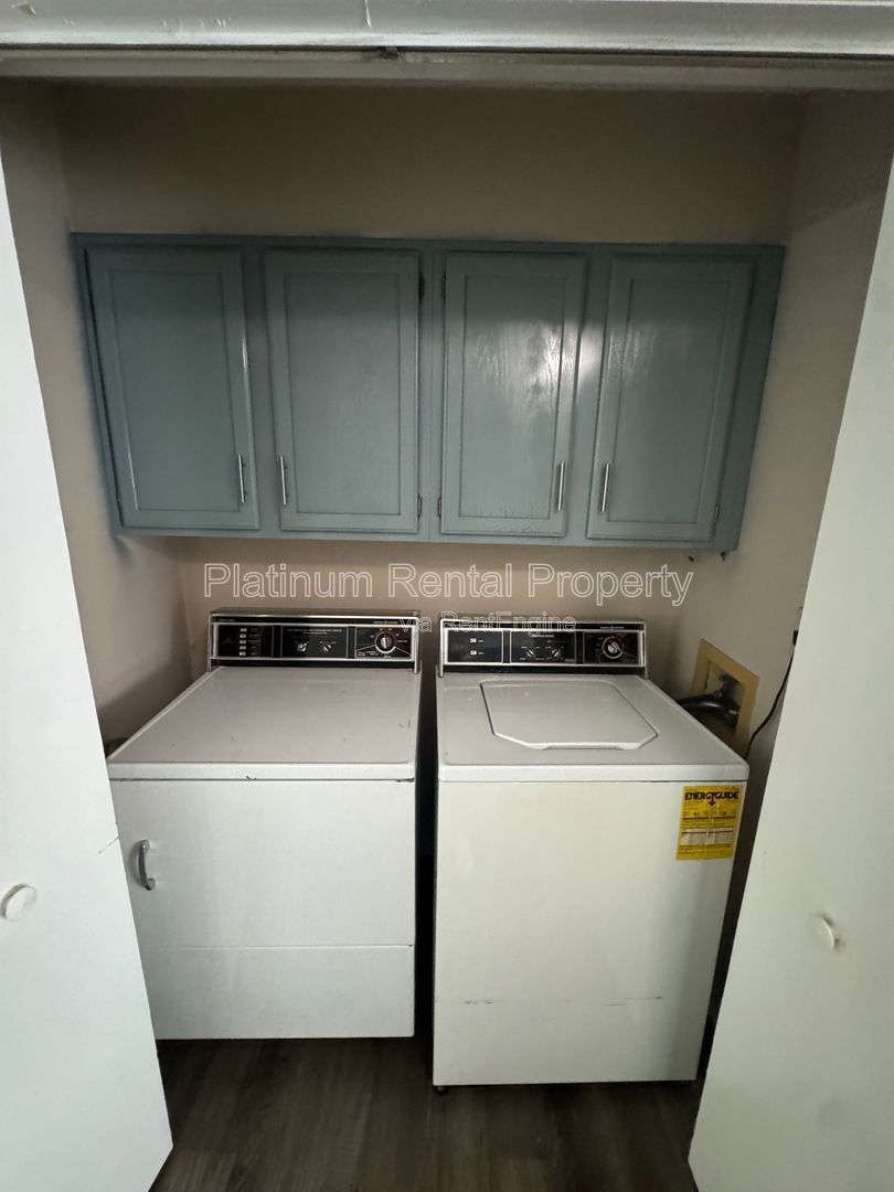 Amazing 1 Bedroom END Unit Townhome on Lake Lanier in Buford by Platinum Property Management Services, Inc. property image