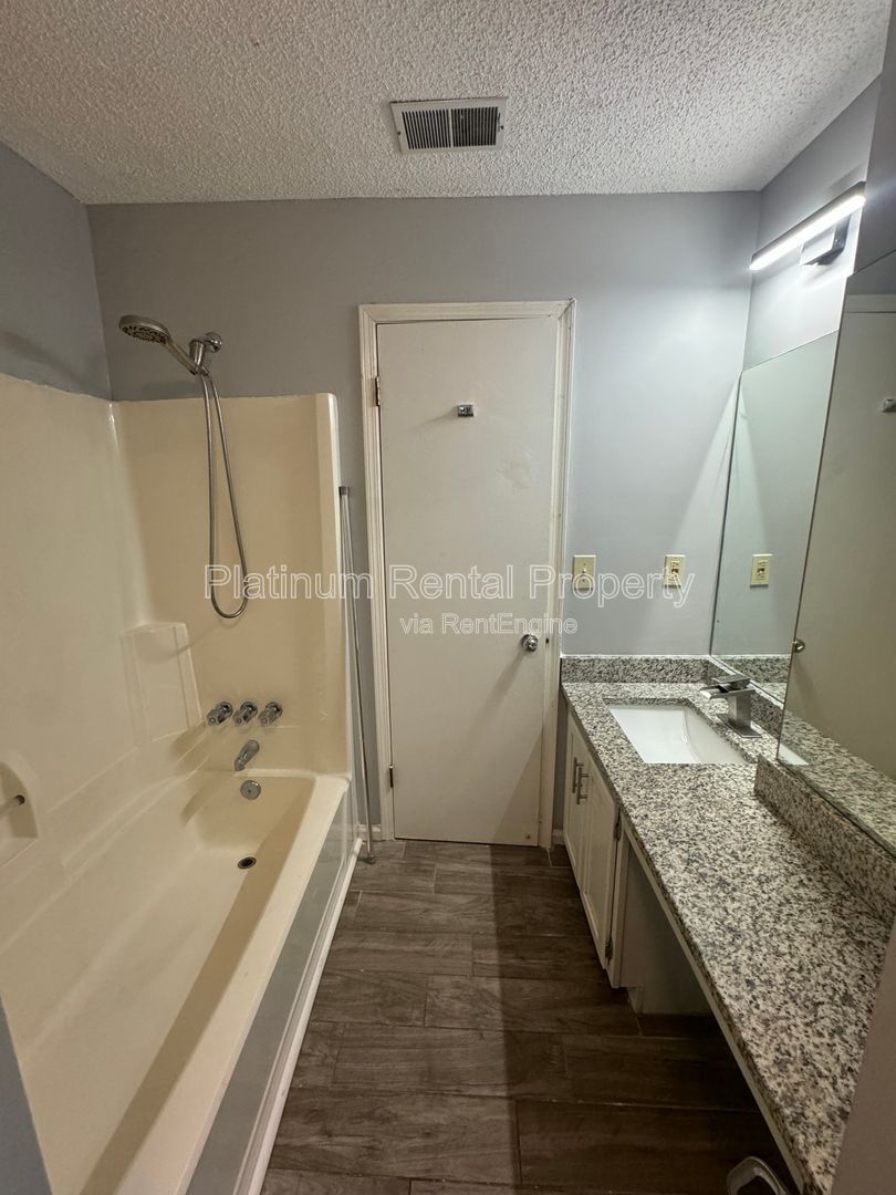 Amazing 1 Bedroom END Unit Townhome on Lake Lanier in Buford by Platinum Property Management Services, Inc. property image