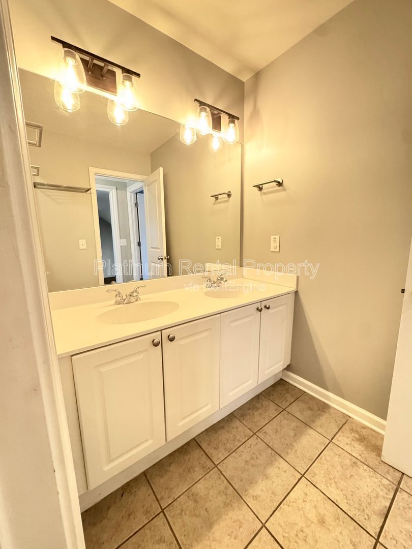 Amazing 3 bedroom home in Upper Westside Atlanta by Platinum Property Management Services, Inc. property image