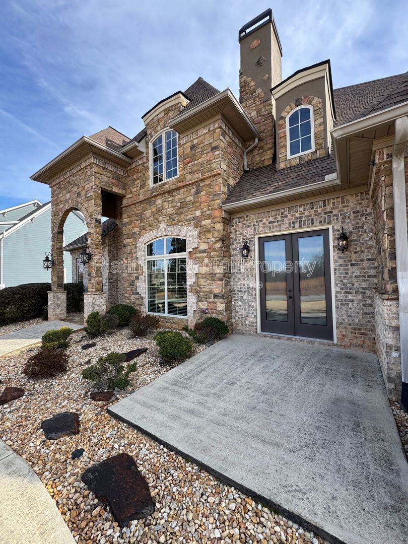 Stunning 4 Bedroom home in Traditions Golf Community in Jefferson by Platinum Property Management Services, Inc. property image