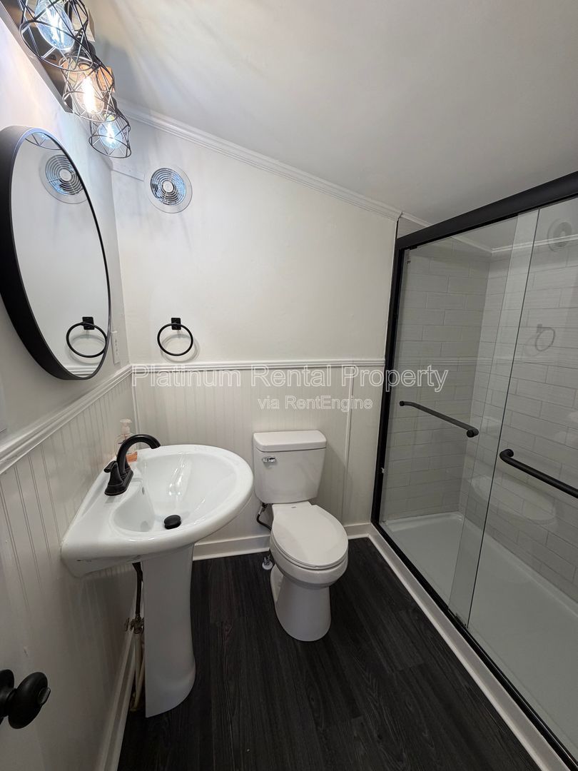 Adorable UPDATED 2 bedroom home near Downtown Cumming by Platinum Property Management Services, Inc. property image