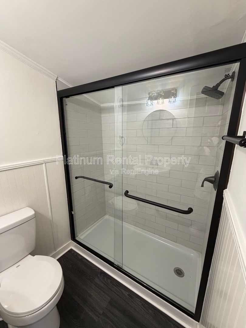 Adorable UPDATED 2 bedroom home near Downtown Cumming by Platinum Property Management Services, Inc. property image