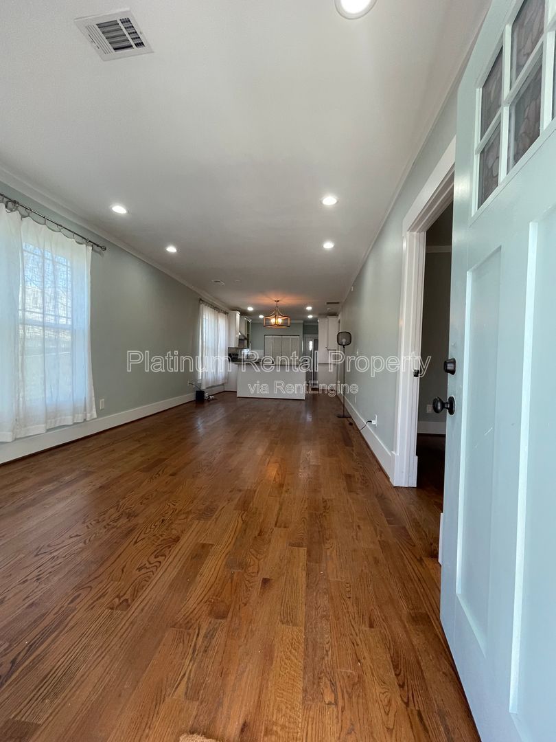 Charming, remodeled 1920's bungalow in the heart of south Atlanta, by Platinum Property Management Services, Inc. property image
