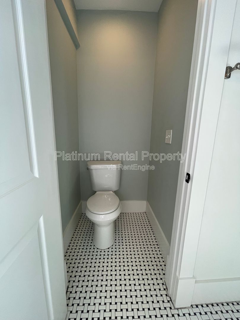 Charming, remodeled 1920's bungalow in the heart of south Atlanta, by Platinum Property Management Services, Inc. property image