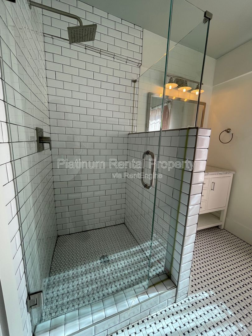 Charming, remodeled 1920's bungalow in the heart of south Atlanta, by Platinum Property Management Services, Inc. property image