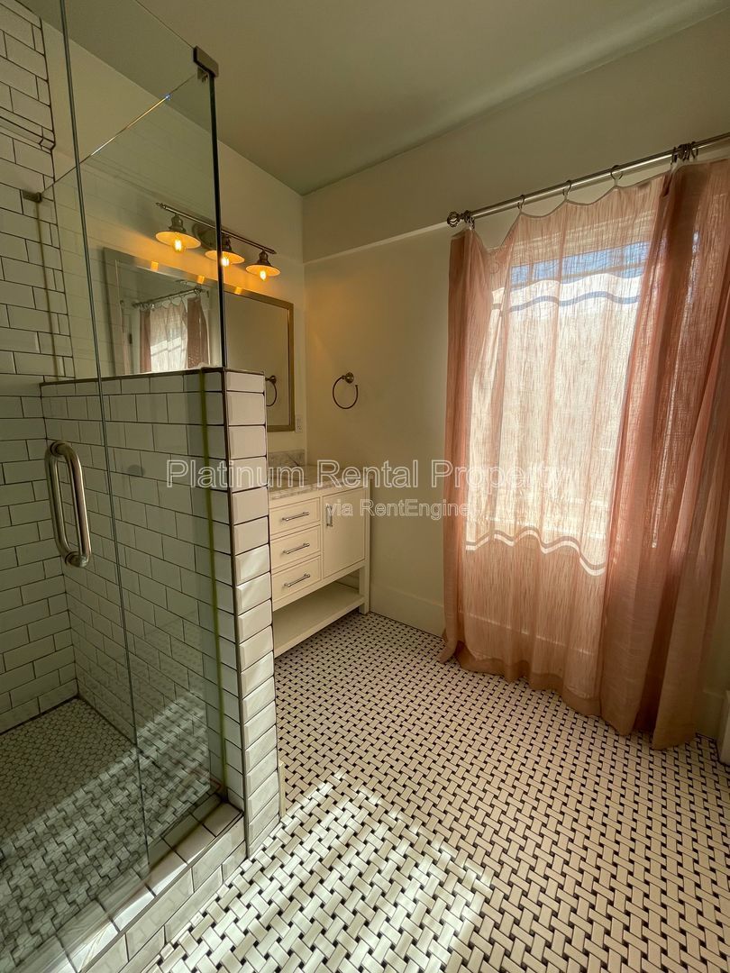 Charming, remodeled 1920's bungalow in the heart of south Atlanta, by Platinum Property Management Services, Inc. property image