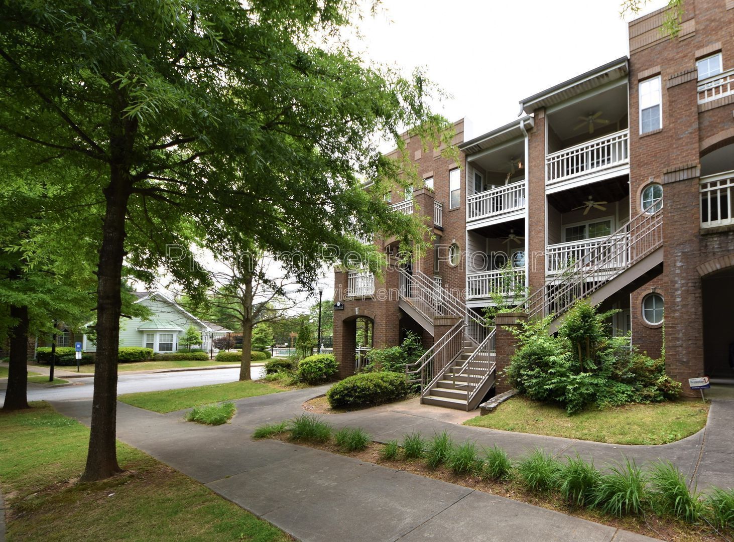 Amazing one bedroom condo in south Fulton, available NOW, but Platinum Property Management Services, Inc. property image