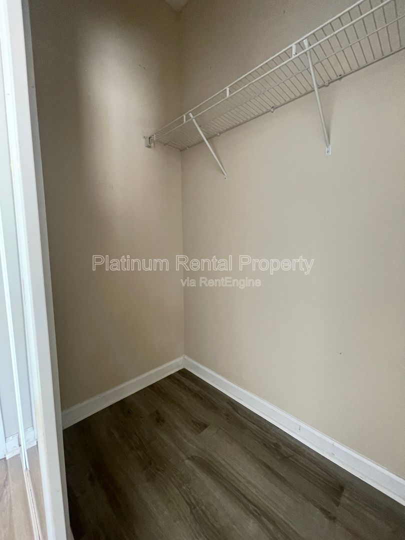 Amazing one bedroom condo in south Fulton, available NOW, but Platinum Property Management Services, Inc. property image
