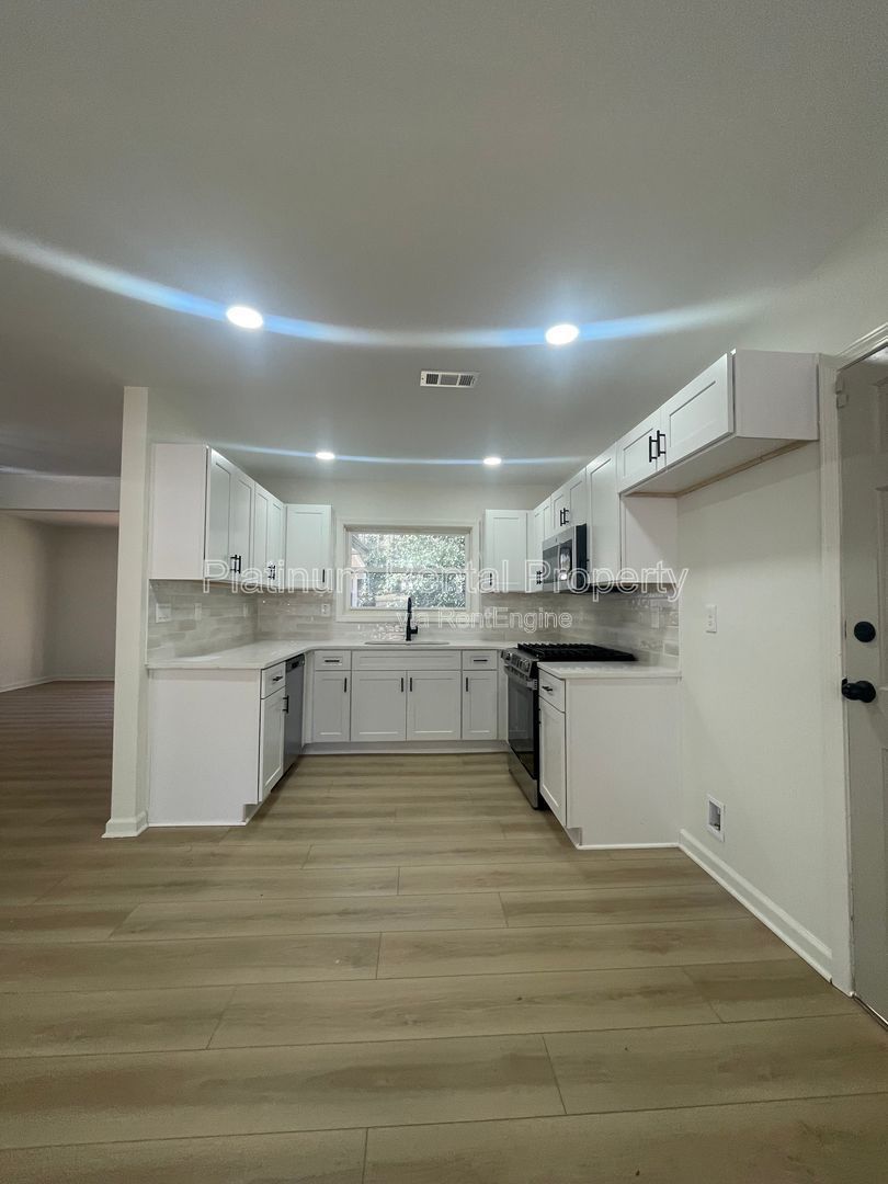 Simply exquisite, 1960's brick ranch on a basement in fantastic Cascade location, by Platinum Property Management Services, Inc. property image