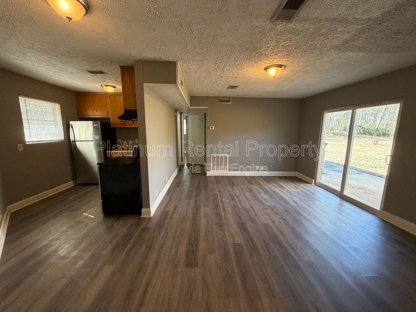 Well maintained 2 bedroom unit in Monroe for rent by Platinum Property Management Services, Inc. property image