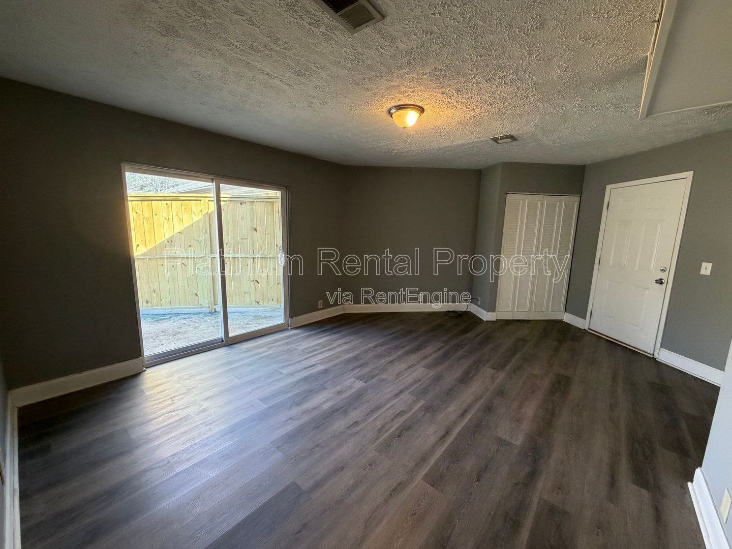 Well maintained 2 bedroom unit in Monroe for rent by Platinum Property Management Services, Inc. property image