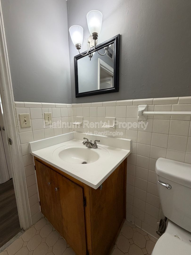 Well maintained 2 bedroom unit in Monroe for rent by Platinum Property Management Services, Inc. property image