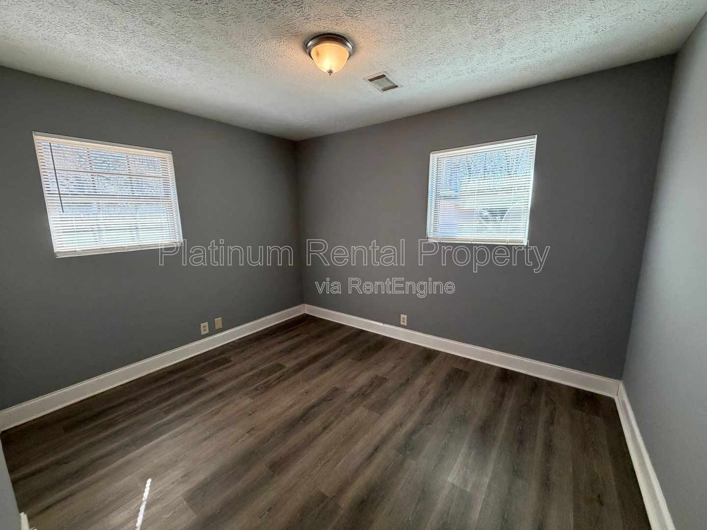 Well maintained 2 bedroom unit in Monroe for rent by Platinum Property Management Services, Inc. property image