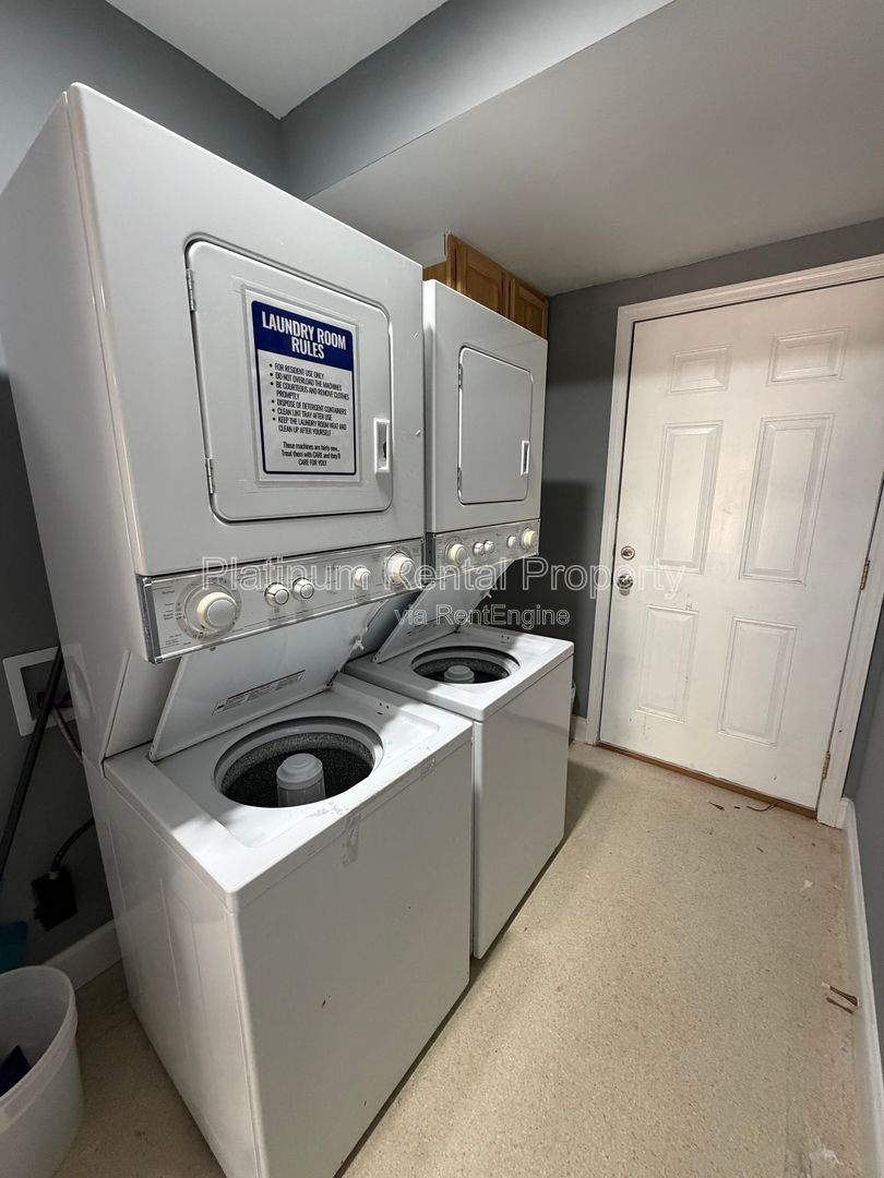 Well maintained 2 bedroom unit in Monroe for rent by Platinum Property Management Services, Inc. property image