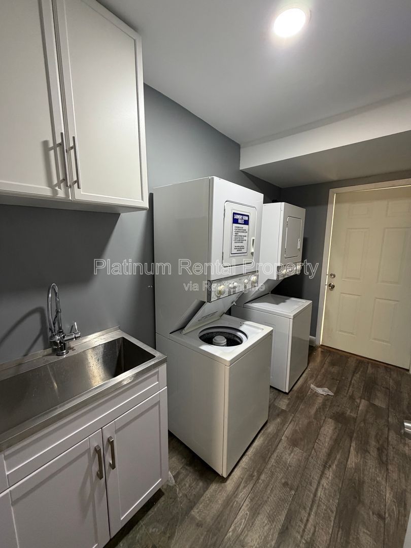 Well maintained 2 bedroom unit in Monroe for rent by Platinum Property Management Services, Inc. property image