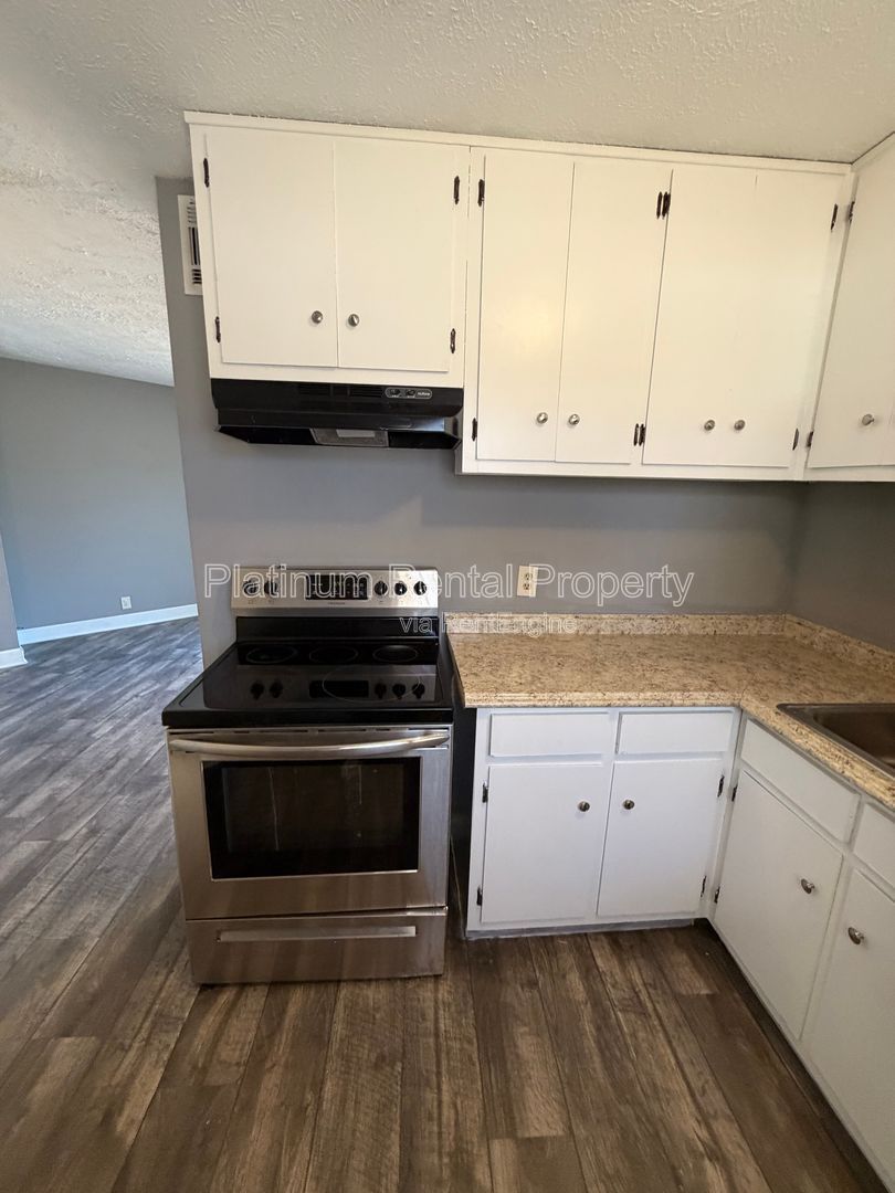 Well maintained 2 bedroom unit in Monroe for rent by Platinum Property Management Services, Inc. property image