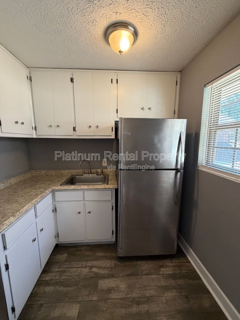 Well maintained 2 bedroom unit in Monroe for rent by Platinum Property Management Services, Inc. property image