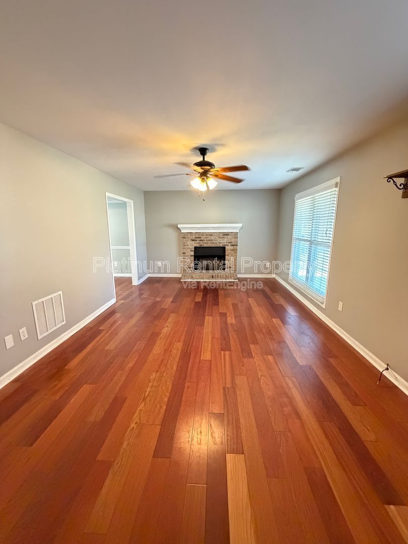 3 Bedroom Auburn Home with large lot For Rent by Platinum Property Management Services, Inc. property image