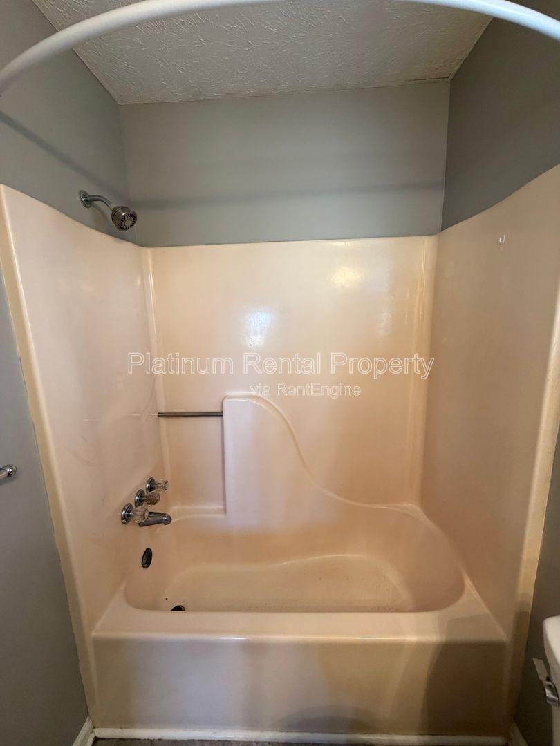 3 Bedroom Auburn Home with large lot For Rent by Platinum Property Management Services, Inc. property image