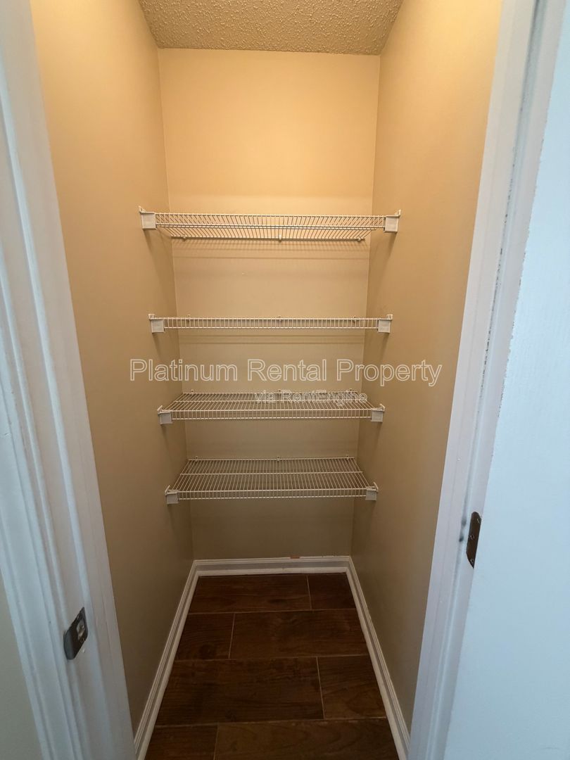 2 Bedroom, 2.5 Bathroom END unit townhome in Atlanta for rent by Platinum Property Management Services, Inc. property image
