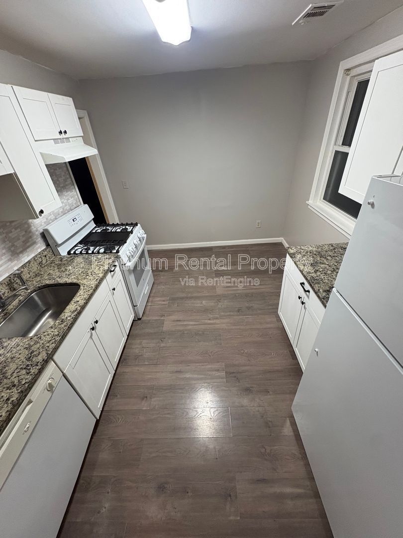 Charming 2 Bedroom Ranch home for rent in Atlanta by Platinum Property Management Services, Inc. property image