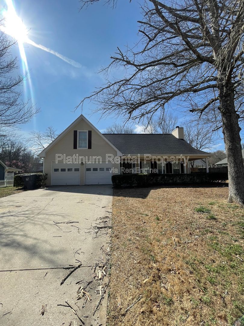 Charming, ranch floorplan with an upstairs bonus room in desirable Loganville neighborhood, by Platinum Property Management Services, Inc. property image