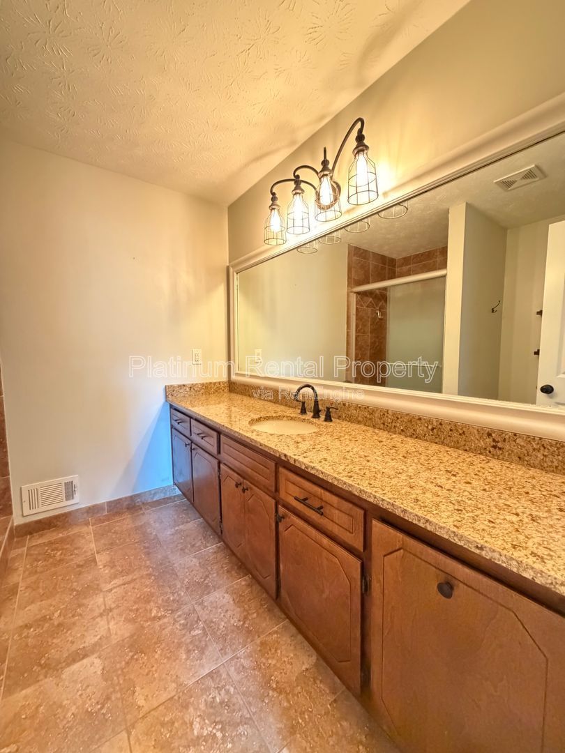 Clean and Cute 3 bedroom Brick Ranch home for rent in Snellville by Platinum Property Management Services, Inc. property image